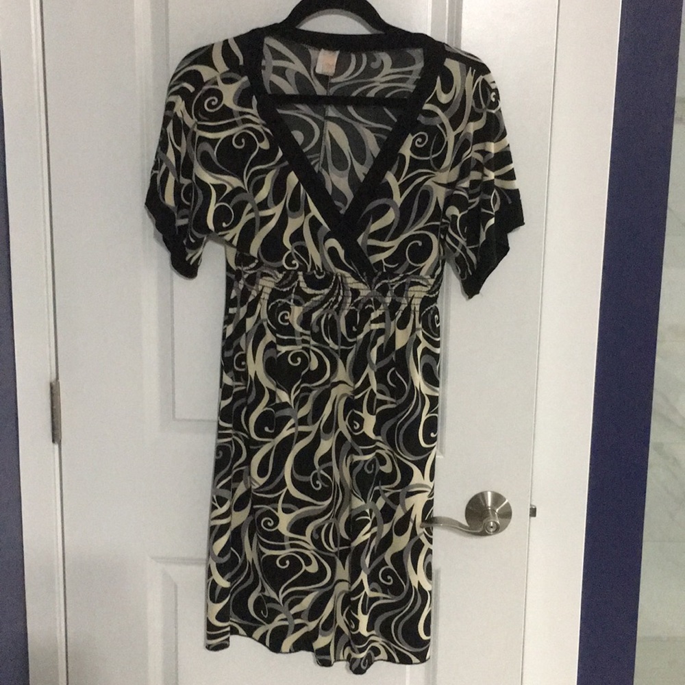 V neck Black and Tan dress